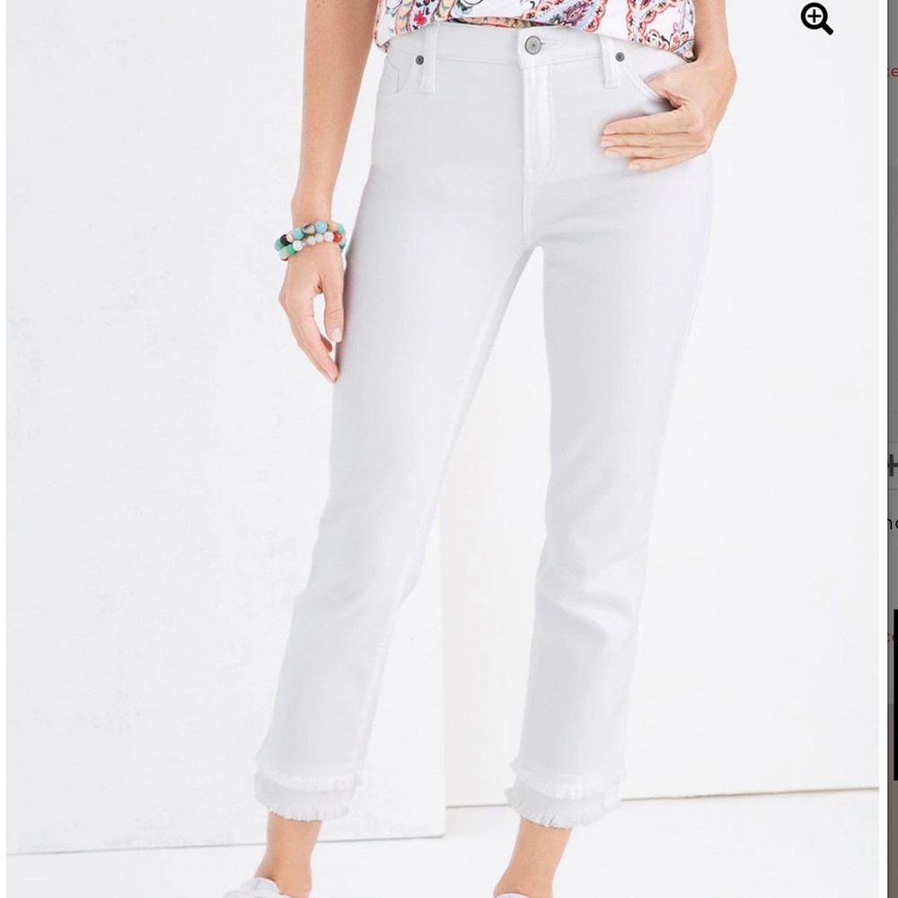 Chico’s So Slimming No-Stain Frayed-Edge Girlfriend Crops. Size 2R = 12R